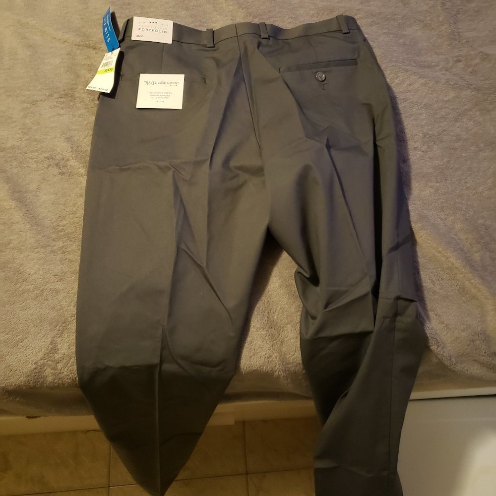 30x30 Perry Ellis Slim Fit Travel Luxe Chino
